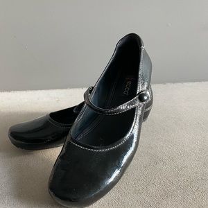 Patent leather Ecco Mary Janes, 39